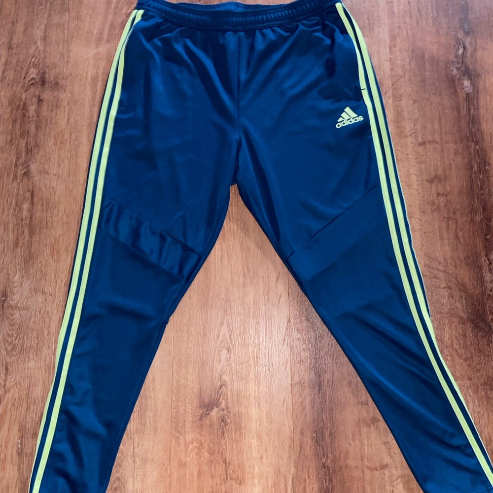 Adidas Mens Tiro XL used great condition 
Soccer pants